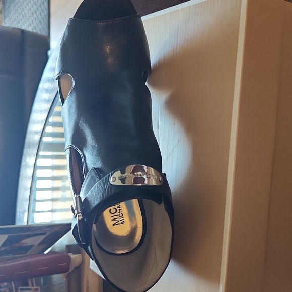 Michael kors shoes black 3"heel bootie leather - Picture 6 of 6